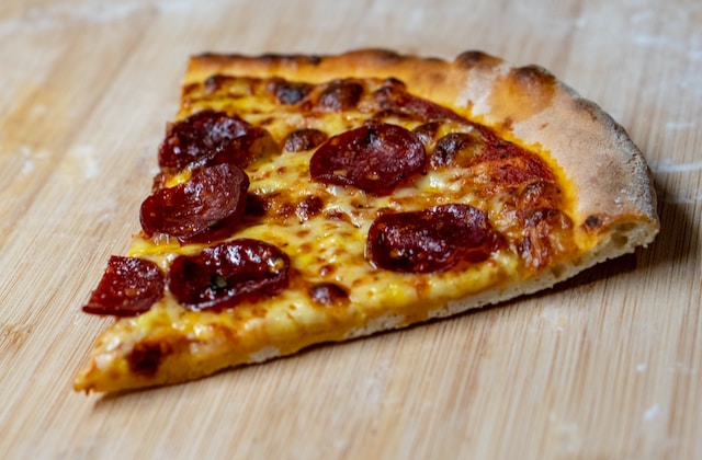 Homemade-Pepperoni-Pizza-Recipe-2023